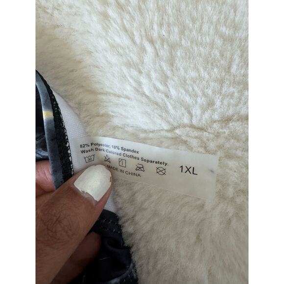 SHEIN 1XL Black Marble Print Bikini Set - Picture 5 of 6